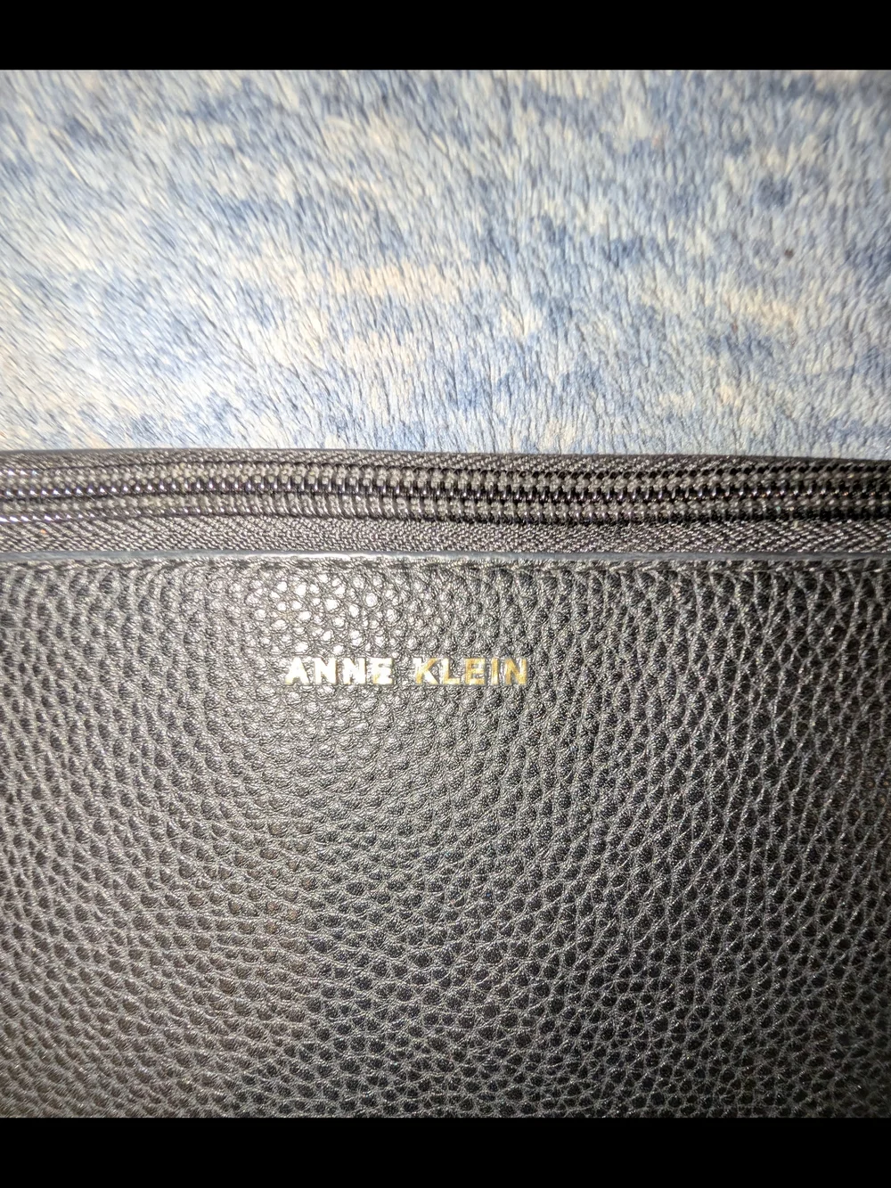 Anne Klein compact pebbled